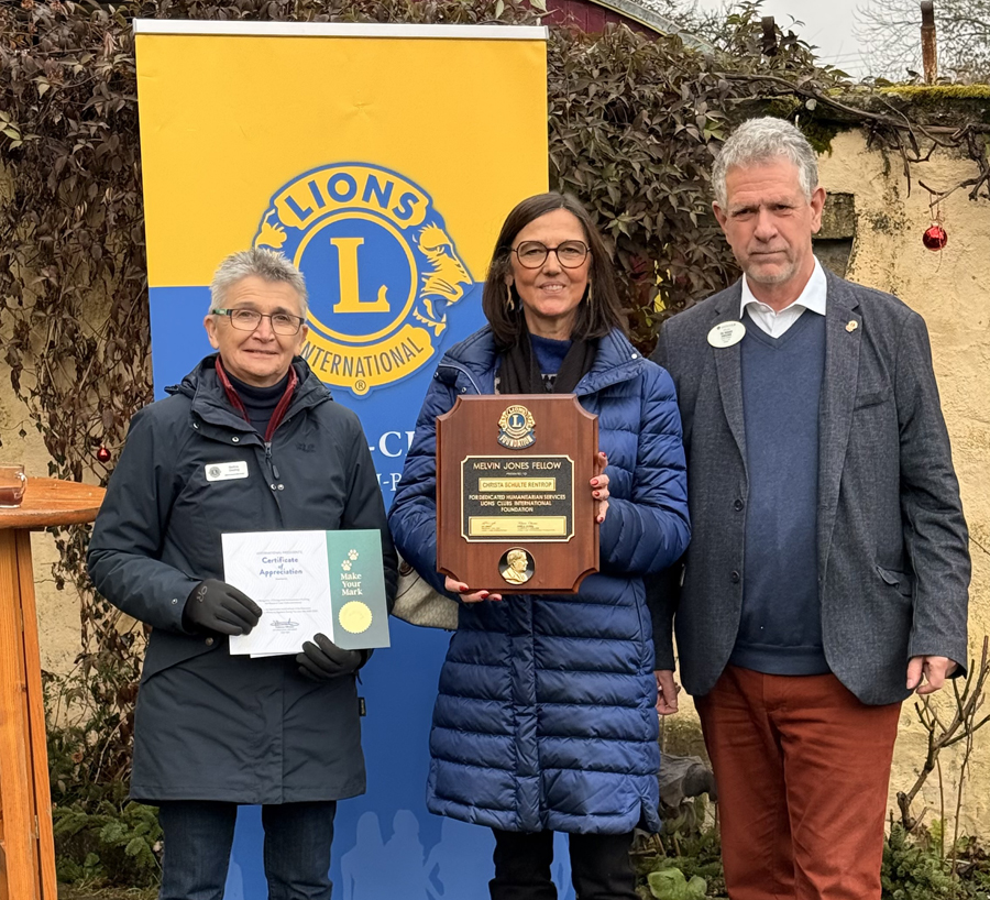 Übergabe des Melwin Jones Award an Christa Schulte-Rentrop